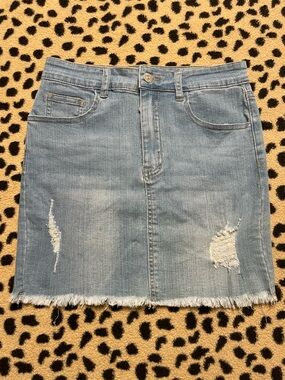 SHEIN Light Blue Distressed Denim Mini Skirt with Frayed Hem